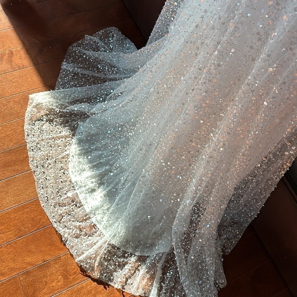 Mac Duggal EMBELLISHED PLUNGE NECK SLEEVELESS TRUMPET GOWN size 4 New $598 - Picture 13 of 17